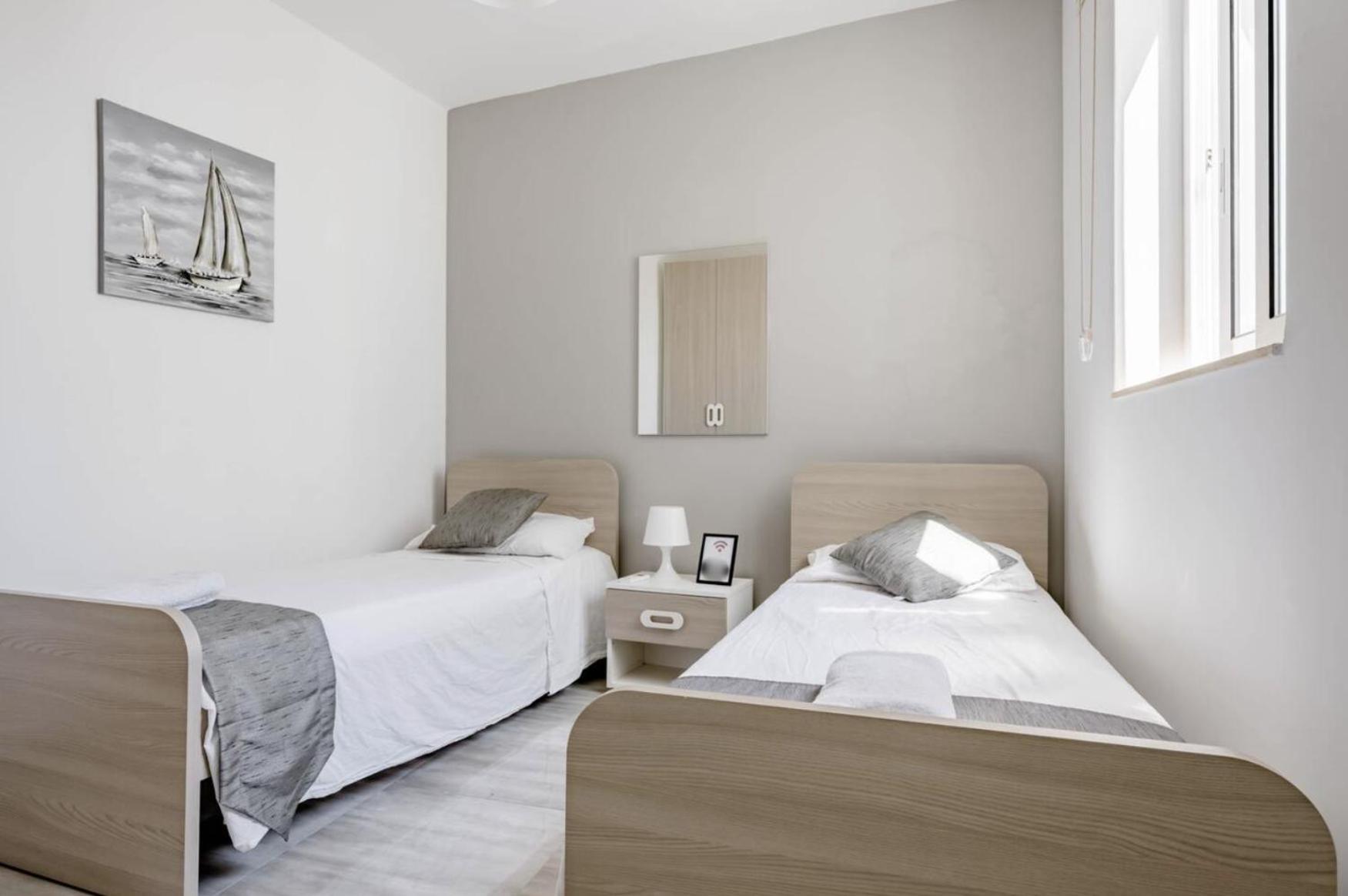 F12 Room 2, Private Room Two Single Beds Privated Bathroom In Shared Flat Мсида Экстерьер фото